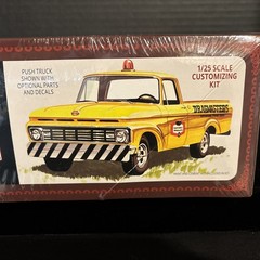 AMT 1559 FOUR SIXES RANCH 1963 FORD F-100 PICKUP MODEL KIT-NIB-1/25 SCALE