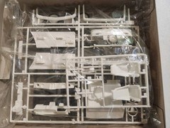 Fujima BMW 320i 2 Door 5 Seat Saloon 1:24 Model Car Kit