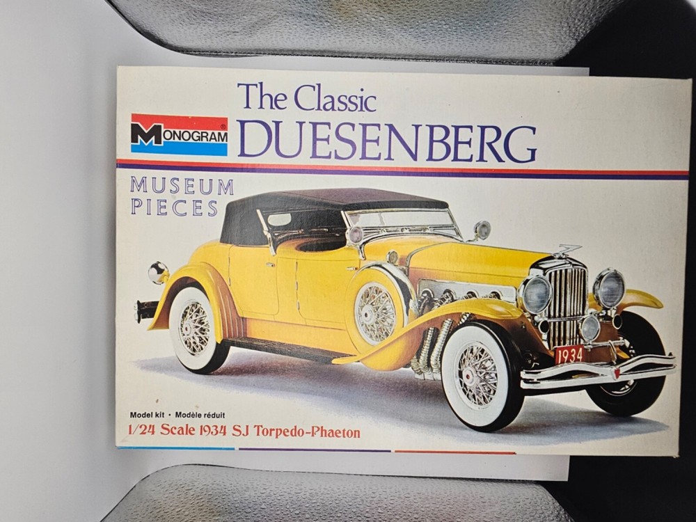 1972 MONOGRAM #8201 The Classic DUESENBERG 1934 SJ Torpedo-Phaeton kit