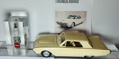 1962 FORD THUNDERBIRD T-BIRD 1/25 Dealer Promo+BONUS EmbeddedChampion Spark plug