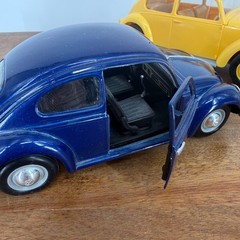 VW Beetle Models 2 Sunnyside SS 7707 1955 Bug & Airfix QuickBuild Yellow Plastic