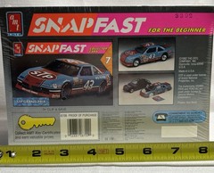 Snap Fast STP Grand Prix #43 Richard Petty 1:32 Plastic Model Kit NIB