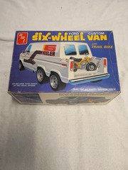 AMT Ford Custom Six-Wheel Van w/ Trail Bike 1:25 Unassembled Plastic Model Kit