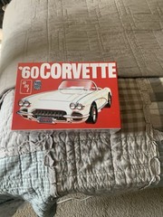 AMT 1374/12 ‘60 CORVETTE MODEL KIT-NIB-1/25 SCALE