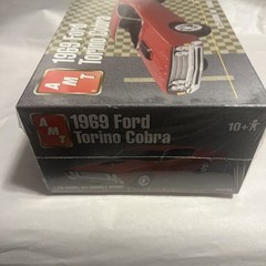 AMT 1969 Ford Torino Cobra 1/25 Plastic Car Model Kit 38145 Free Shipping