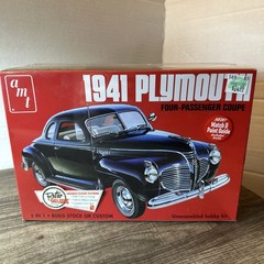 AMT 919 1941 Plymouth Coupe 4 Passenger 2n1 1:25 Model Retro Deluxe New