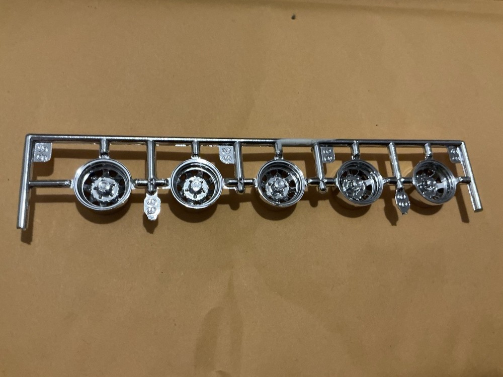 1 24 scale model parts Ford F250 Super Duty Wheels Only