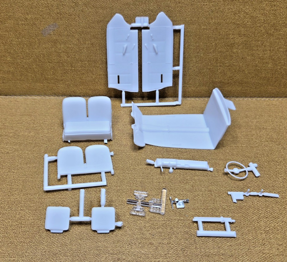 1940 FORD Standard Coupe INTERIOR 1/25 Scale Monogram NEW Model PARTS