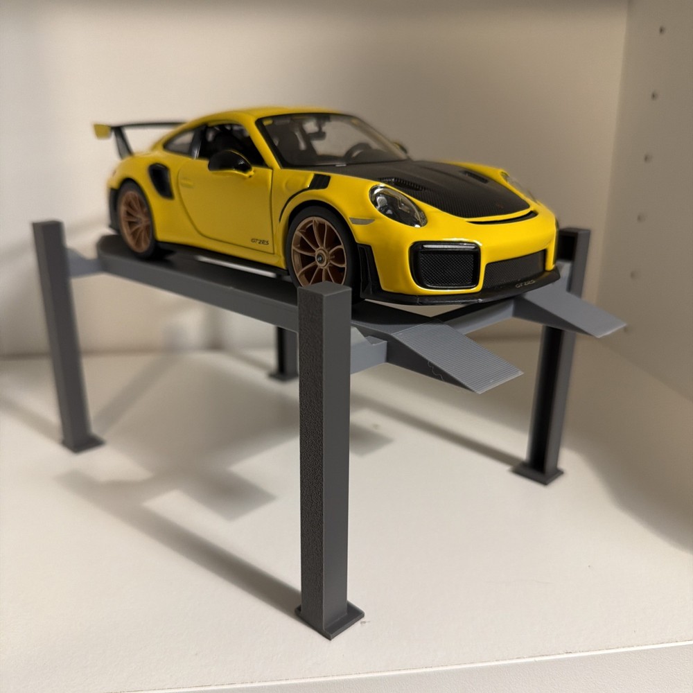 4 post model car lift 1:24 1:25 scale KIT Diorama Assembly required. Paintable!