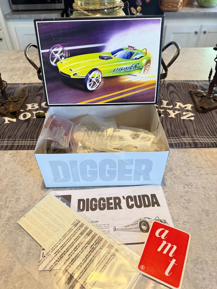 AMT Digger ‘Cuda Model Kit 1/25 Scale Dragster Custom