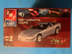 1997 CHEVROLET CORVETTE COUPE MODEL KIT AMT ERTL 1/25 SCALE NEW SEALED COOL LOOK