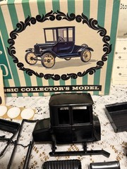 Vintage 1925 Model T Ford 1:25 Model Kit AMT Corporation 1960s Appears Complete