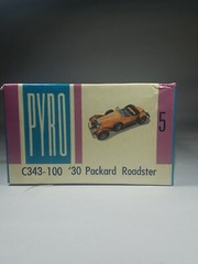 New 1968 Vintage PYRO 1930 Packard Boat-Tail Roadster 1:32 Plastic Model Kit
