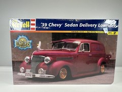 Revell ’39 Chevy Sedan Delivery Lowrider 1:24 Scale SEALED