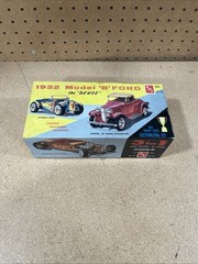Original AMT 1932 Model B Ford Customizing model kit, partially assembled