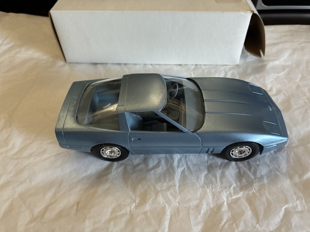 1:25 -1985 Chevrolet Corvette Dealer Promo Model Car Silver/Blue NIB See Photos