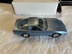 1:25 -1985 Chevrolet Corvette Dealer Promo Model Car Silver/Blue NIB See Photos