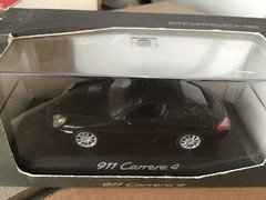 1/43 MINICHAMPS PORSHE 911 , Carrera 4, 2003, black met. mint ++!