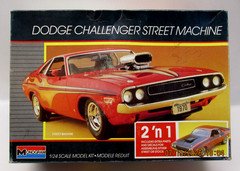 Monogram 1970 Dodge Challenger Model Kit 1/24 Scale 2-in-1 Street Machine