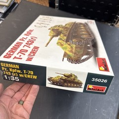 Miniart 35026 1:35th scale GERMAN Pz.Kpfw. T-70 743(r) w/CREW