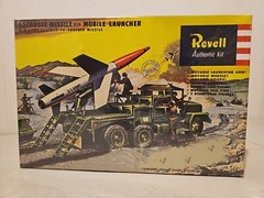 Revell Authentic Kit #H-1816 Lacrosse Missle With Mobile Launcher Model Kit NISB