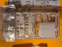 1964 PLYMOUTH BELVEDERE 2 DOOR HARDTOP MODEL KIT AMT ROUND 2 1/25 SCALE NEW LOOK