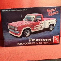 Bench Seat Ford Courier Pickup 1:25 Scale Model Car Part AMT