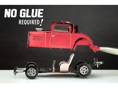 1932 FORD COUPE RED STEEL MODEL KIT BY METAL EARTH MMS198
