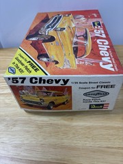 Vtg Revell 1957 Chevy Street Classics 1/25 H-1277 1971 Model Kit Pre- Owned