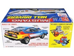 SKILL 2 MODEL KIT 1977 FORD MUSTANG “HELL DRIVERS” 1/25 SCALE BY AMT AMT1475