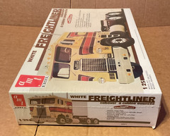 AMT/ERTL 1/25 WHITE FREIGHTLINER Diesel Model Kit 6651-10D0