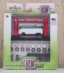 (2) M2 1:64 Scale Model Kits 1959 VW Microbus Deluxe U.S.A. Model