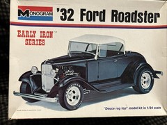 Monogram ‘32 Ford Roadster 1:24 Scale Model Kit 8280-0270