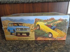 1972 GMC JIMMY RETRO DELUXE KIT 1/25 AMT / ROUND 2 SEALED 2022