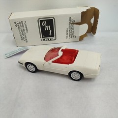 1992 C4 Corvette Convertible Artic White/Red Interior Dealer Promo Amt Ertl 8923