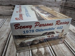 Salvinos Jr Benny Parsons 1978 Oldsmobile Olds 442 NASCAR Stock Car Model Kit