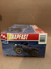 AMT Ertl Snapfast Bigfoot Racing Monster Truck 1:32 Model Kit Sealed 2001