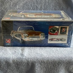 AMT Ertl 1960 Chevrolet Corvette Hot Rod 1:25 Unassembled Plastic Model Kit