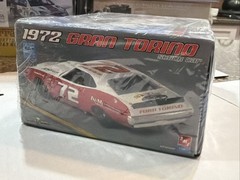 AMT 1972 FORD TORINO STOCK CAR FACTORY SEALED INSIDE KIT! CIRCA 2007! VMCP!