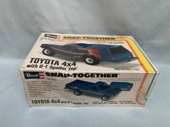 TOYOTA 4X4 PICKUP TRUCK WITH G-T SPOILER CAMPER TOP REVELL 1:25 AKA RUMBLE RIDER