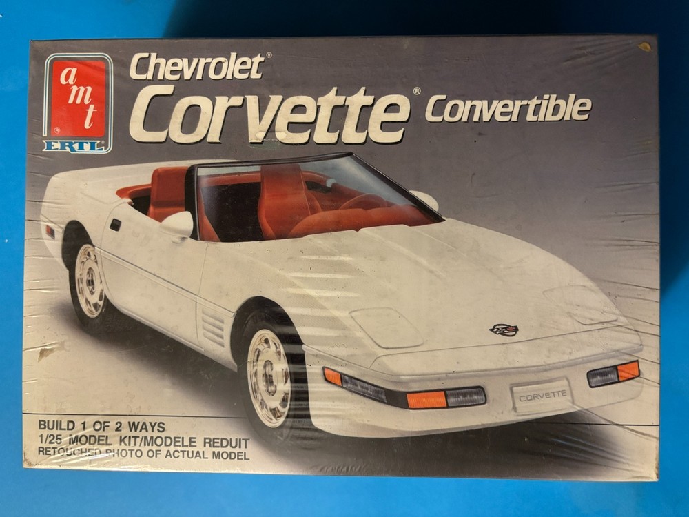 1991 CHEVROLET CORVETTE CONVERTIBLE MODEL KIT AMT ERTL 1/25 SCALE NEW SEALED!!