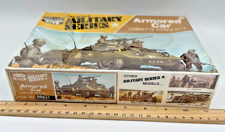 Life-Like Hobby Kits 1/40 Armored Car Military Model 09651 Sealed 6 GIs 1974