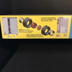 AMT 1421/06 FRUEHAUF 40’REFRIGERATOR REEFER VAN MODEL KIT-NIB-1/25 SCALE