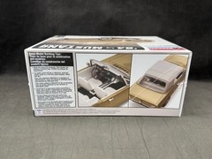 Revell/Monogram Classic Cruiser ’64 1/2 Mustang Rag Top 1:24 SC Model Kit 14019