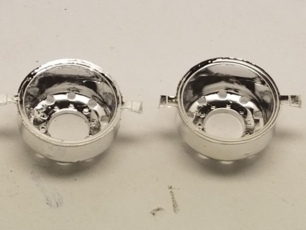 AMT Kenworth W-925 Two Chrome Outer Rear Wheels from 1:25 Model Kit