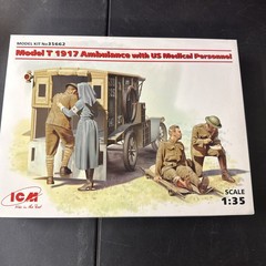 ICM 1/35 US Model T 1917 Ambulance with US Medical Personnel 35662