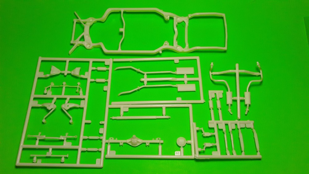 Frame 67 1967 Chevy Impala SS 1/25 AMT Chassis Axle Rear End Exhaust Control arm