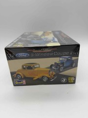 Revell 2011 ’32 Ford 5-Window Coupe 2’n1 1:25 Model Kit 85-4228 Sealed