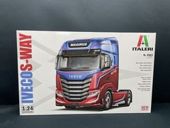 1/24 Iveco S way Platz Italeri assembly type Collectables 17+