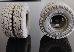 Resin 1/24 Scale: 15-inch “4-hole Truck” Dually Wheels W/ Thornbird Mud Tires
